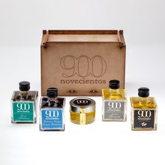 lote aceites de oliva 900 de distintas categorías, albahaca